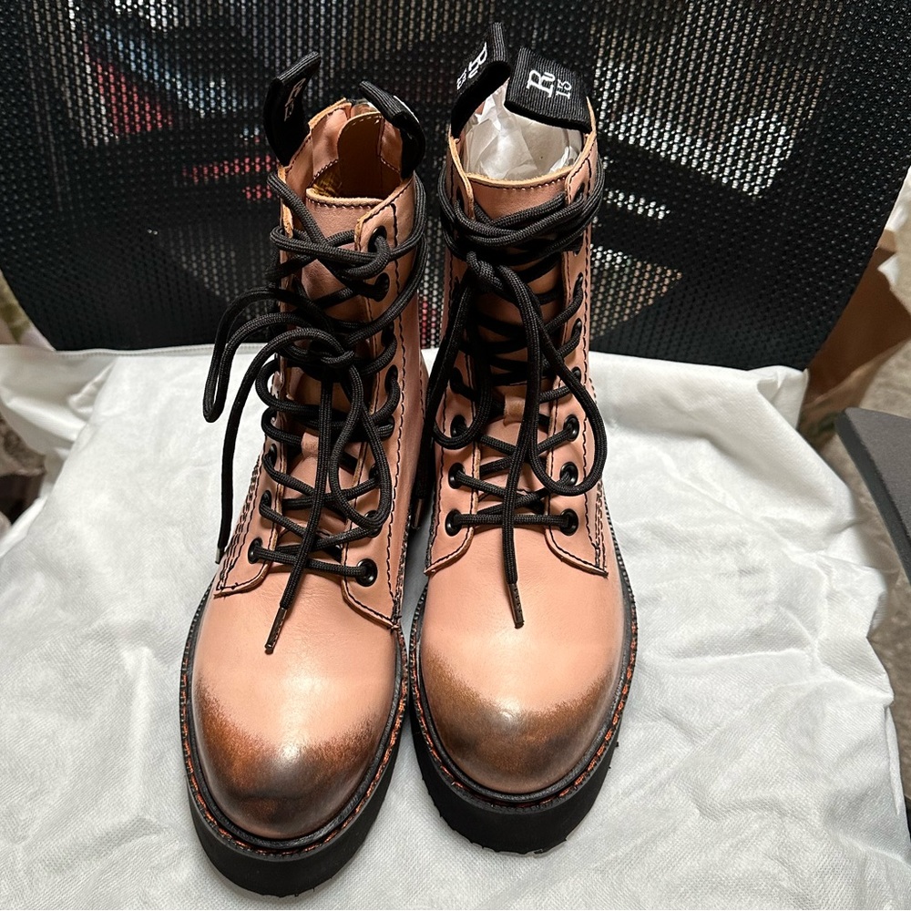 NIB R13 Single Stack Boot, 39 - Picture 9 of 16